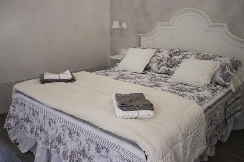 Bed and Breakfast Le Dolcezze Кроне Номер фото